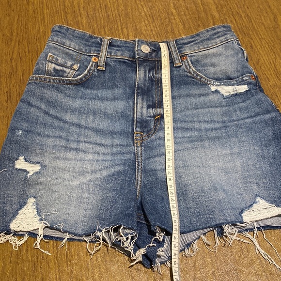 H & M blue denim shorts - Picture 4 of 4